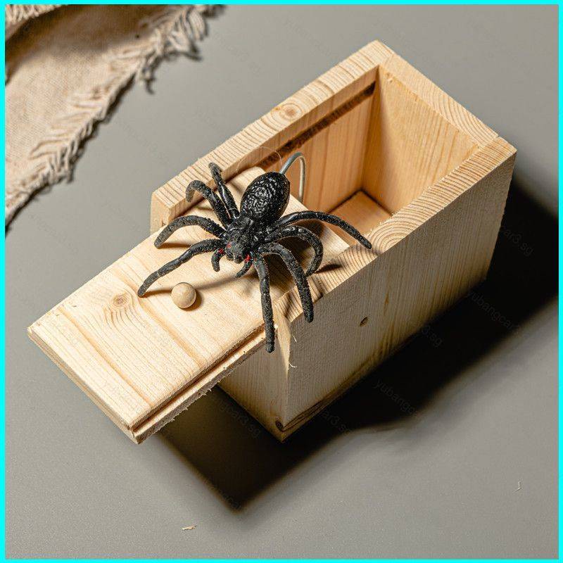 YB3 Funny Scare Box Wooden Prank Spider Halloween Prank Wooden Scarebox