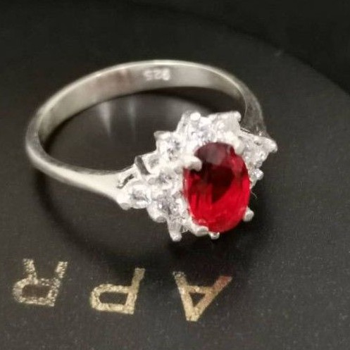 Red stone hot sale wedding ring