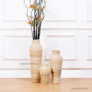 Haus Design: The Magic of Urns  Large floor vase, Floor vase decor, Vases  decor