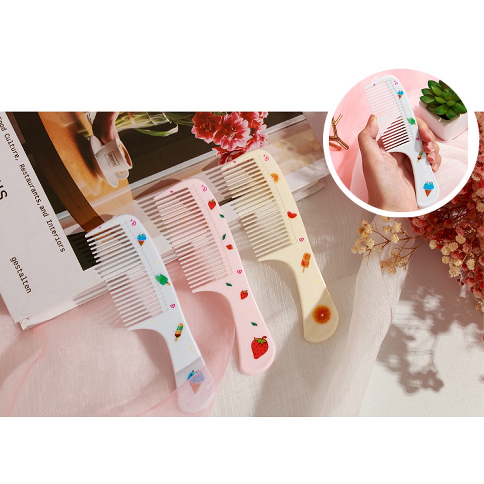 Portable Plastic Comb Cartoon (Mixed Colors/Mixed Patterns) | Shopee ...