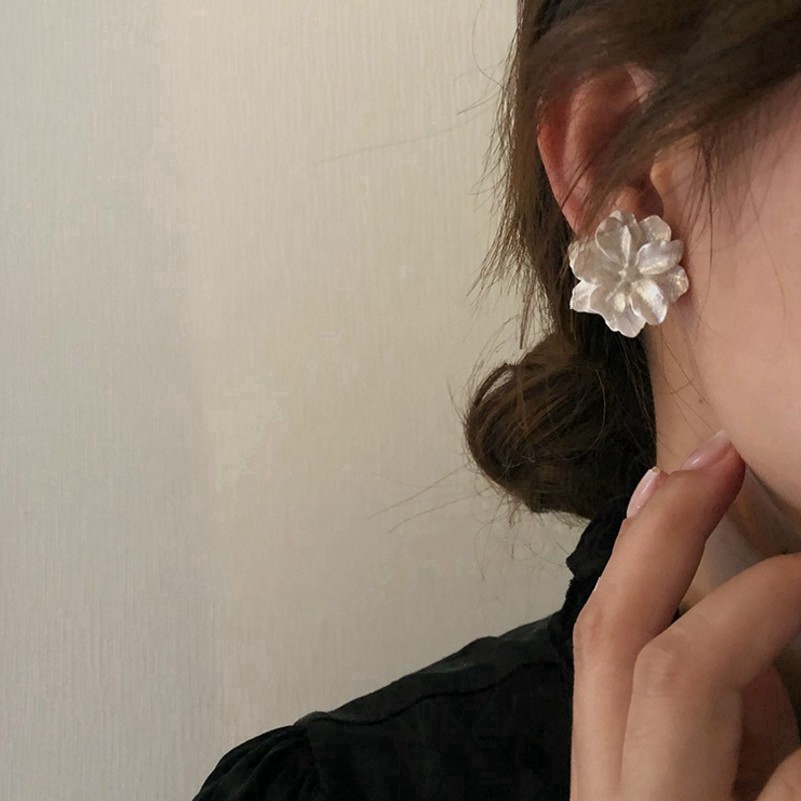 White on sale flower earrings