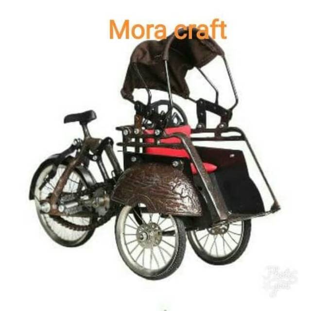 Popxstar  Miniature Tricycle Model Ornament Home Decor Collectible, Miniature Scene Display, and Decorative Christmas & New Year Gift