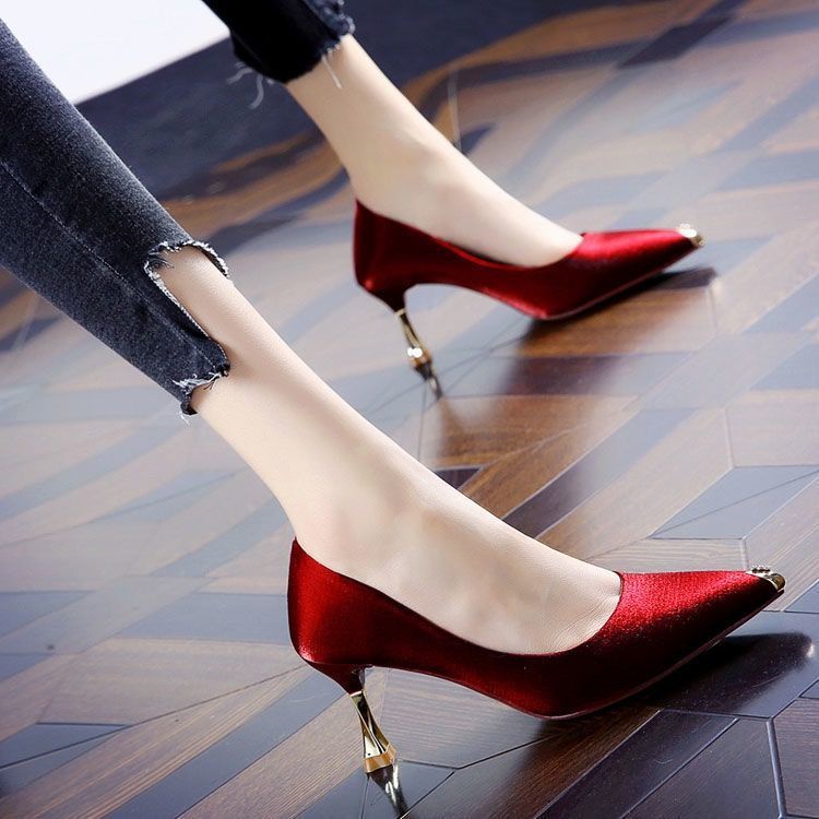 Red mid deals high heels