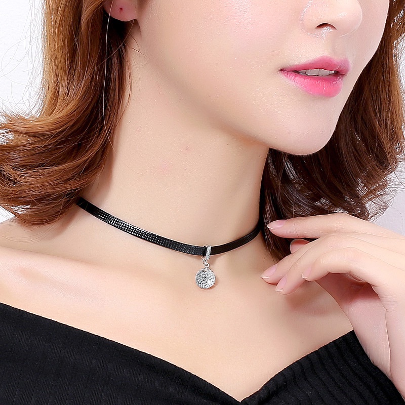 Necklace attached to neck deals