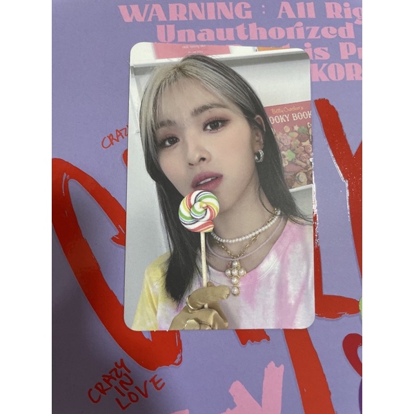 Itzy Crazy in Love CIL Loco Photocards PC Yeji / Lia / Ryujin