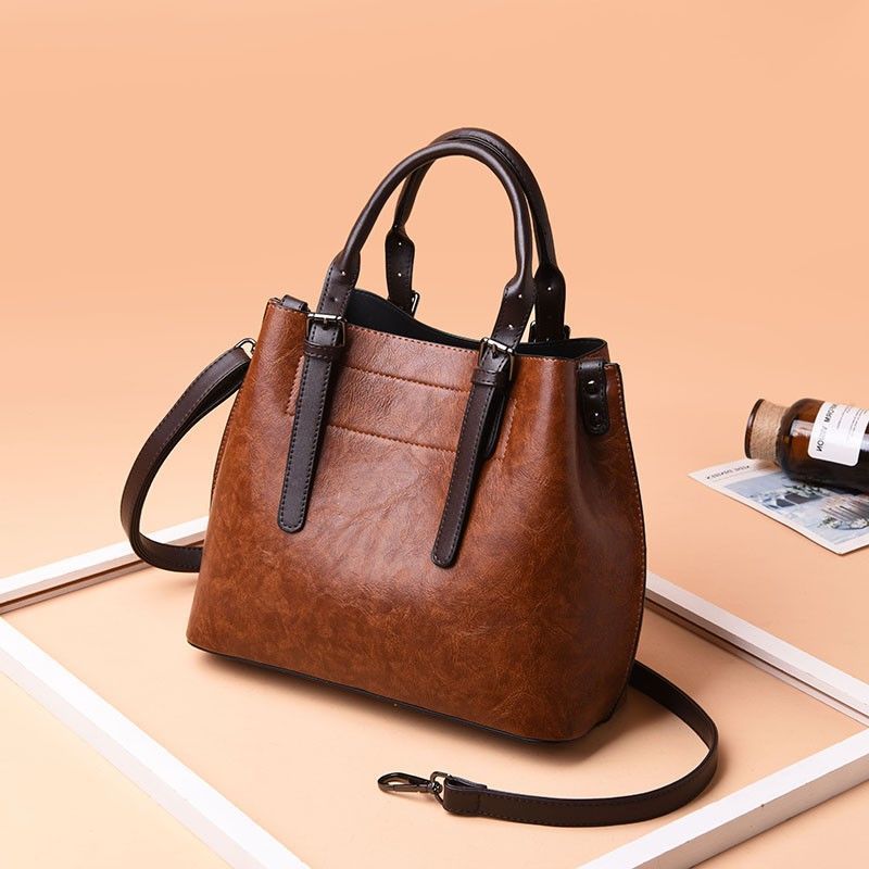 ⭐READY STOCK/POST TODAY ⭐Fashion Handbags Sling Bag Leather Sensation Ladies Bag Hand Bag Women Bag Handbag Women Bag Women Carlo Rino Bag Carlo Rino Leather Women's Bag