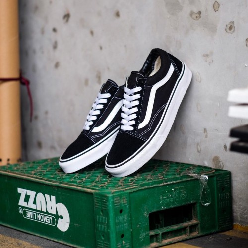 Mens black and hot sale white vans old skool