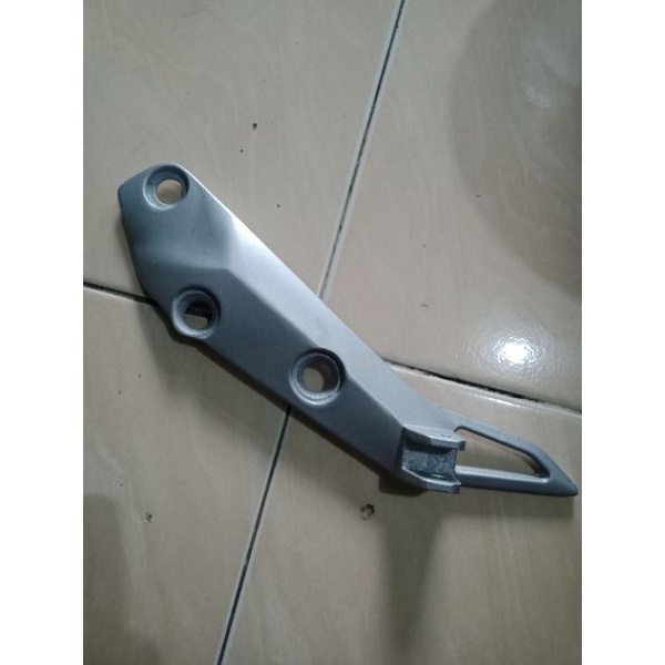 Poststep footstep bostep left rear footrest stand Suzuki Shogun 125 ori ...