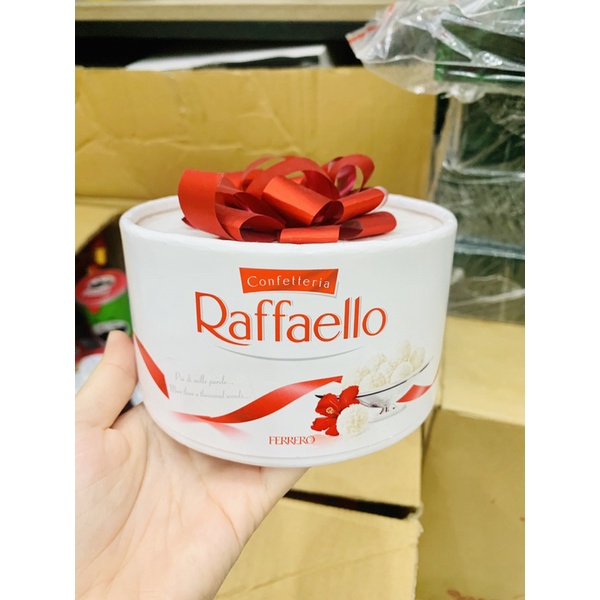 Ferrero Raffaelo coconut-covered chocolate box, round bow box, 10g ...