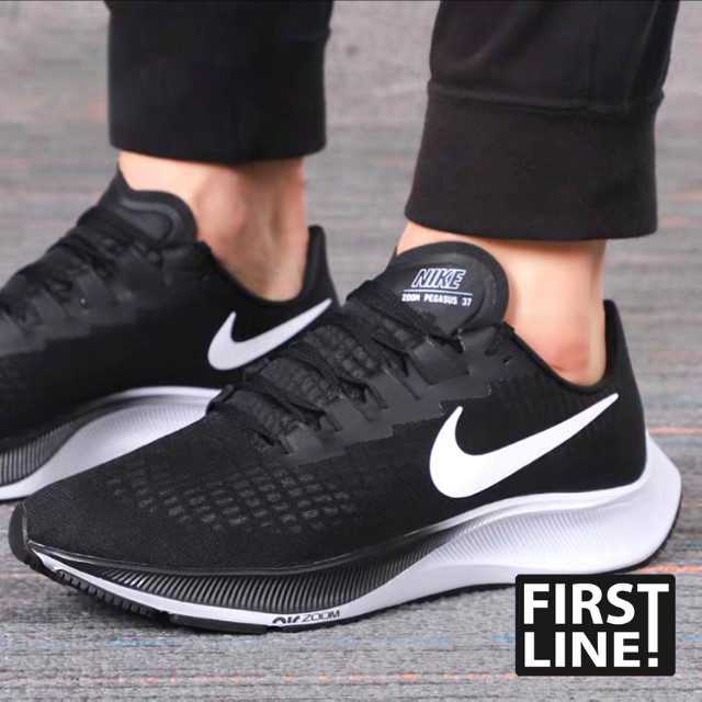 White mesh nike on sale shoes