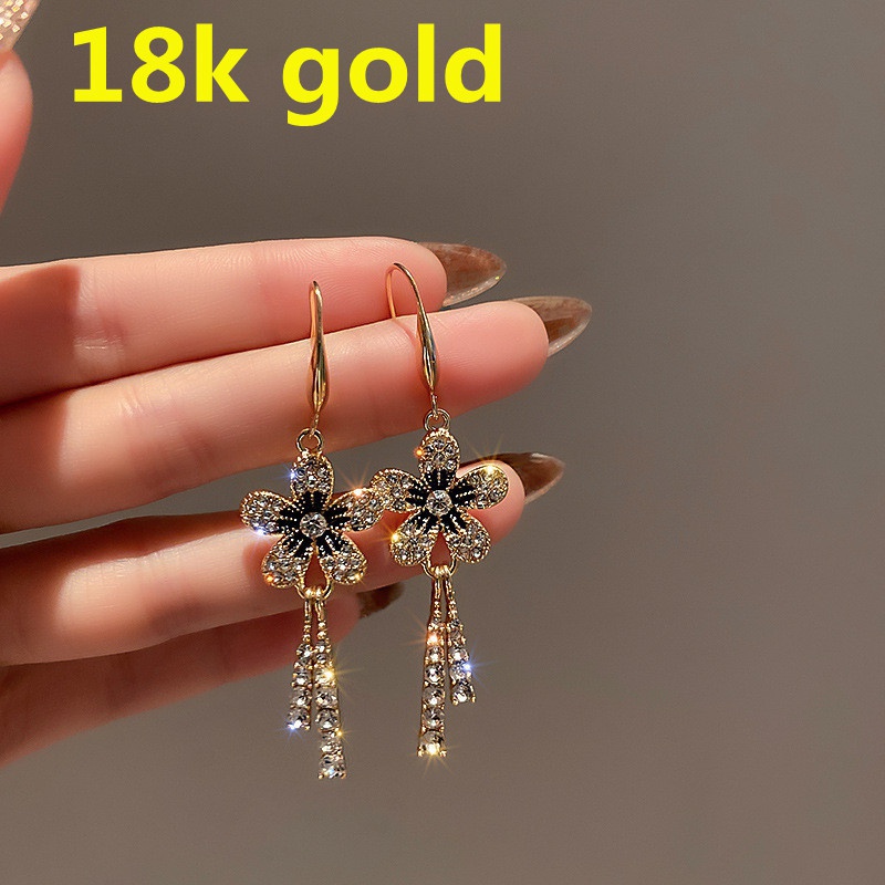 New style earrings in on sale gold