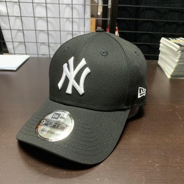 NEW ERA 9FORTY ADJUSTABLE CAP NY YANKEES - BLACK. #newera #