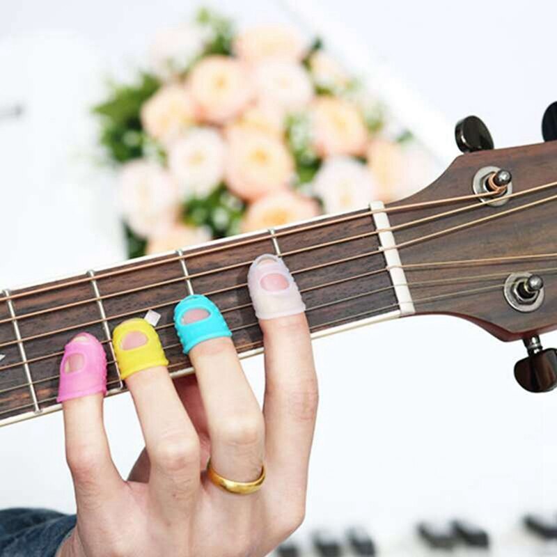 Unisex 5 Pcs Guitar / Ukulele Pick Fingers Guitar Protector Silicon Gel