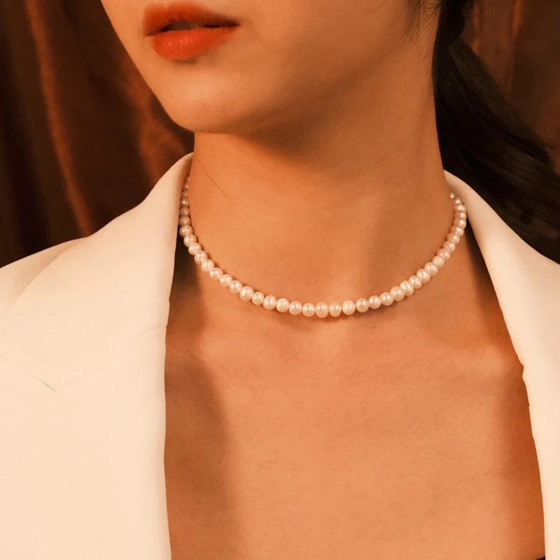 Women Vintage Pearl Choker Necklaces  /Ladies Elegant INS Style Simple Imitate Pearl Necklace / Trend Elegant Wedding Jewelry Gifts For Girlfriends  /Popular Party Charm Necklace Jewelry Accessories