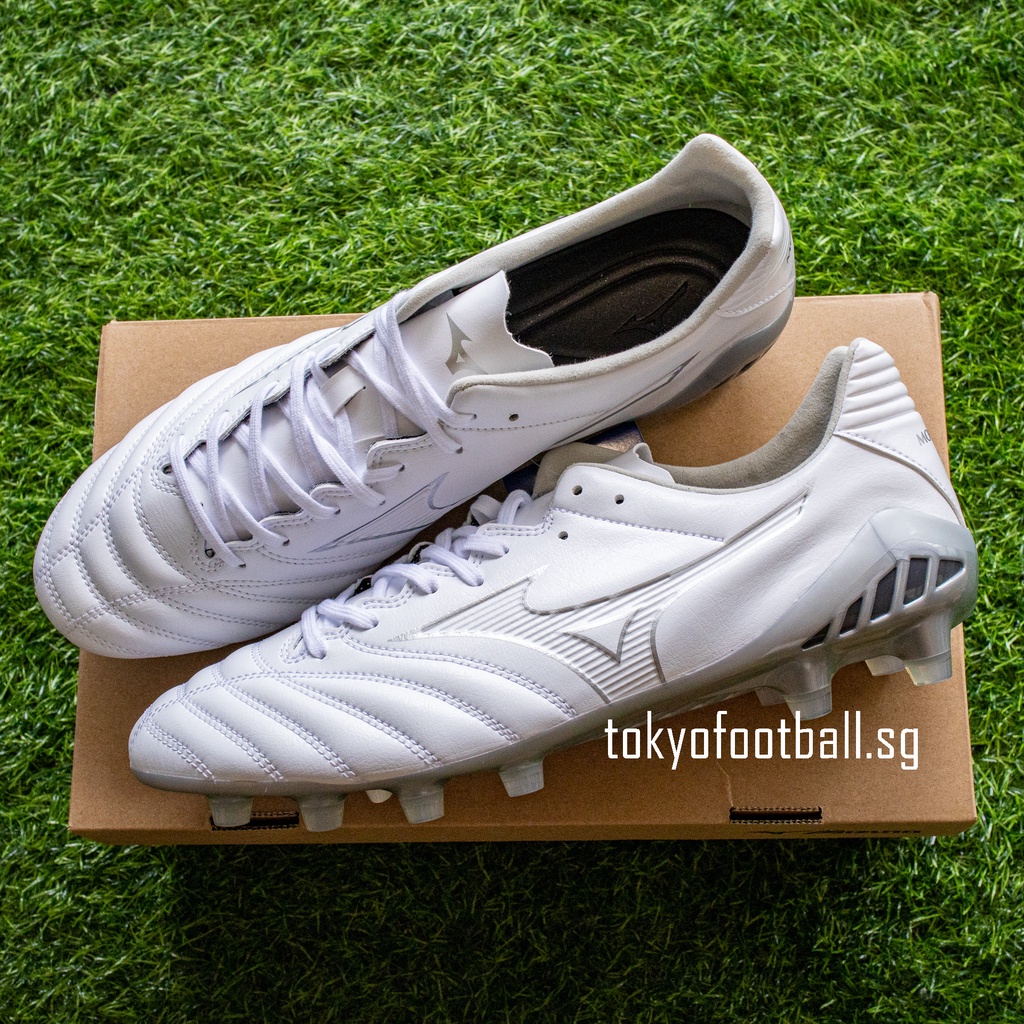 Mizuno football on sale boots singapore