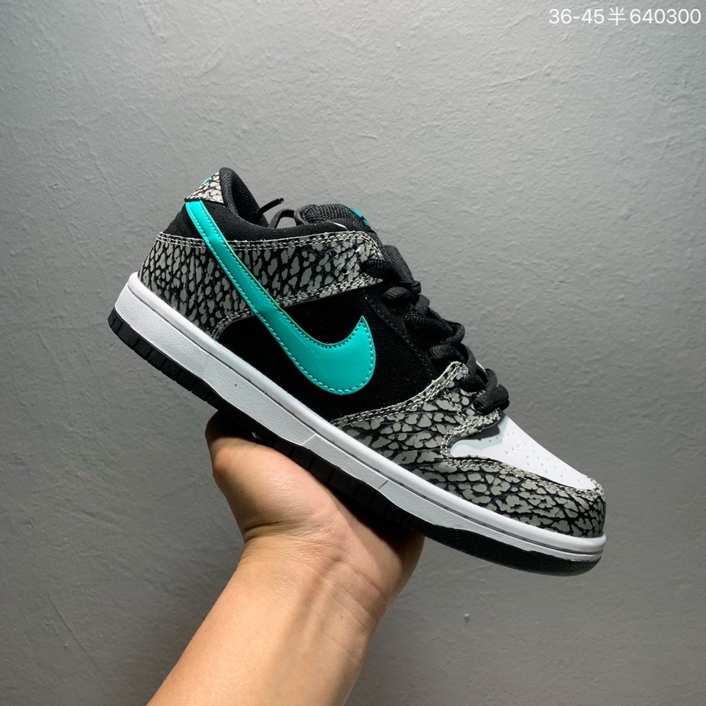 All black nike hot sale sb dunks