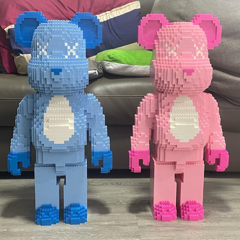 Lego Gấu Bearbrick 33cm Xanh – Hồng có Trái tim ở Bụng