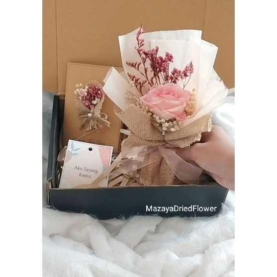 hand Bouquet in box - hand buket hampers - Gambar 3