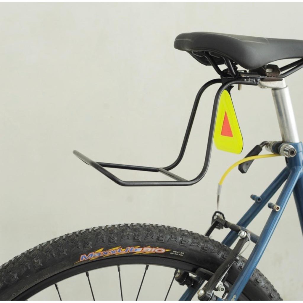 Bike store saddle rack