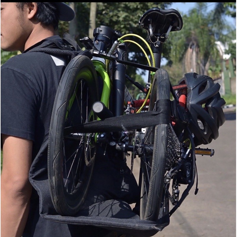 Folding bike that fits in store a backpack