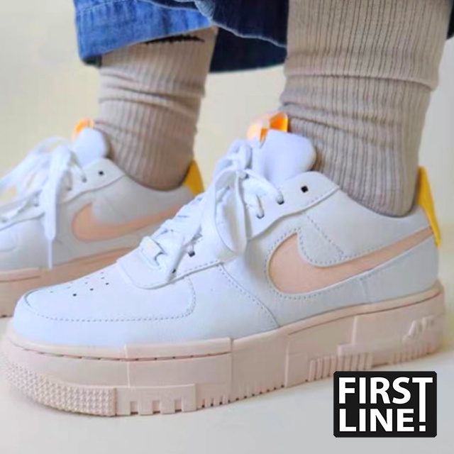 Af1 white hot sale and pink