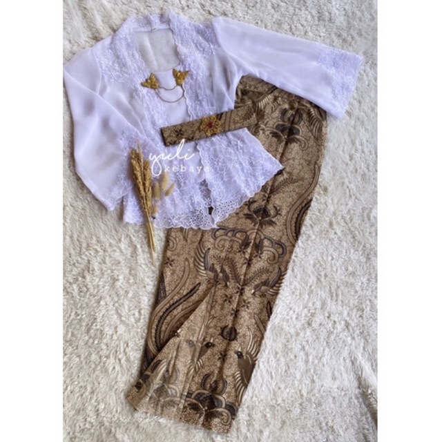 PUTIH Premium Balinese Embroidered Kebaya Set with special white bell