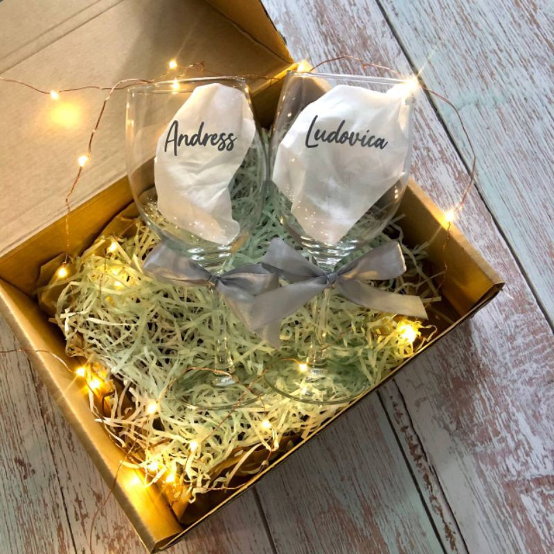 Personalised Customised Wine Glass Wedding Couple Bridesmaid Gift Set Farewell/ Anniversary