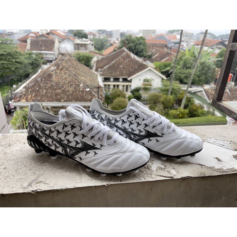 Mizuno Morelia Neo 3 Origami Beta White Soccer Shoes | Shopee