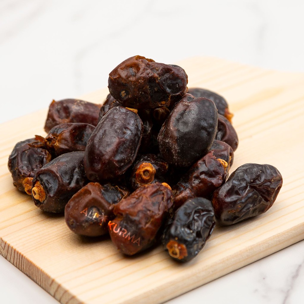 Date Crown Khenaizi 1KG in Box | Shopee Singapore