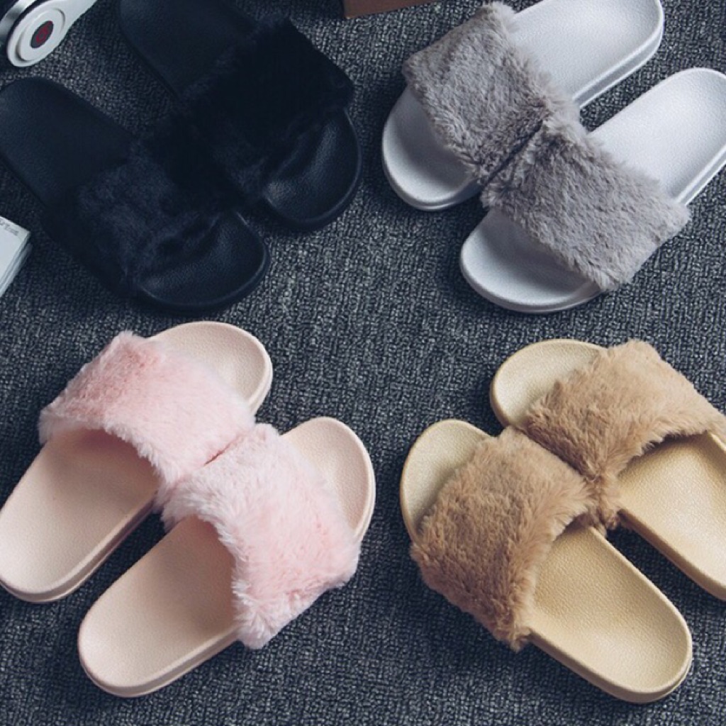 Furry deals slipper sandals