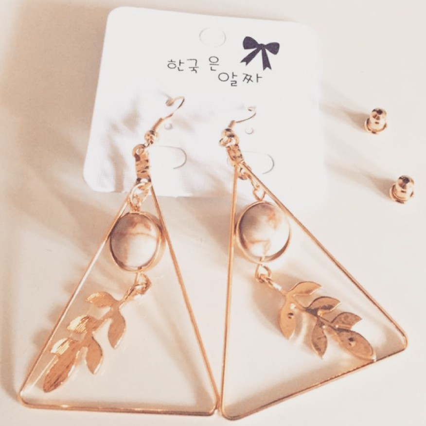 Stylish deals modern earrings