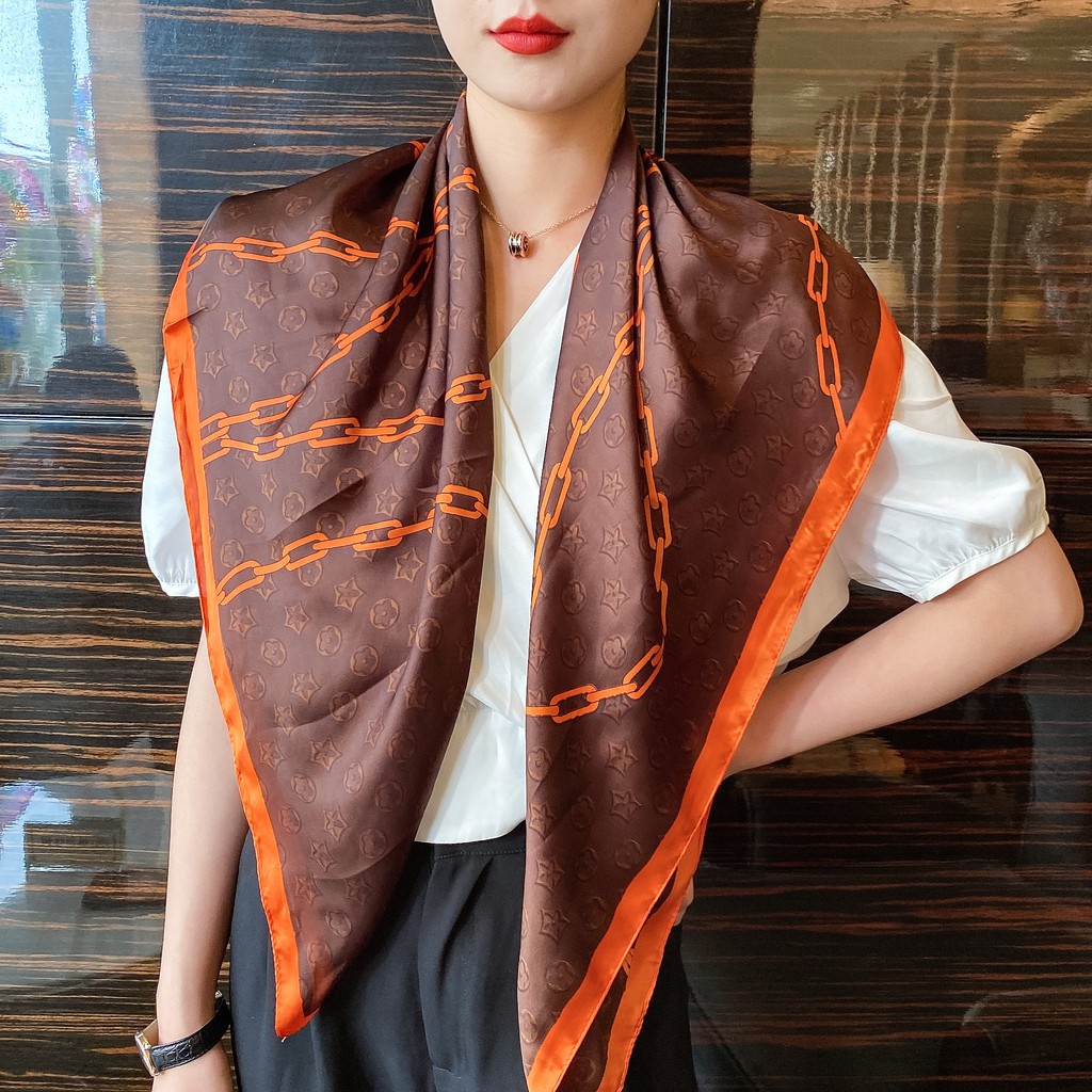 Stylish Ways To Wear a Silk Scarf, Spring-Summer 2020