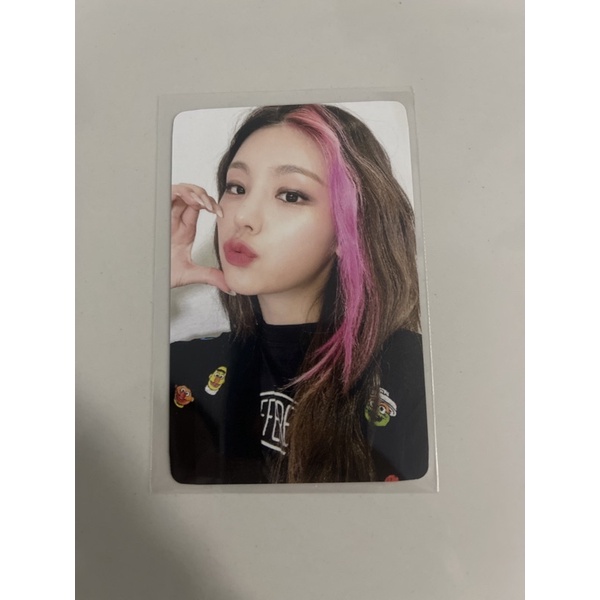 ITZY Crazy in Love Photocards PC POB | Shopee Singapore