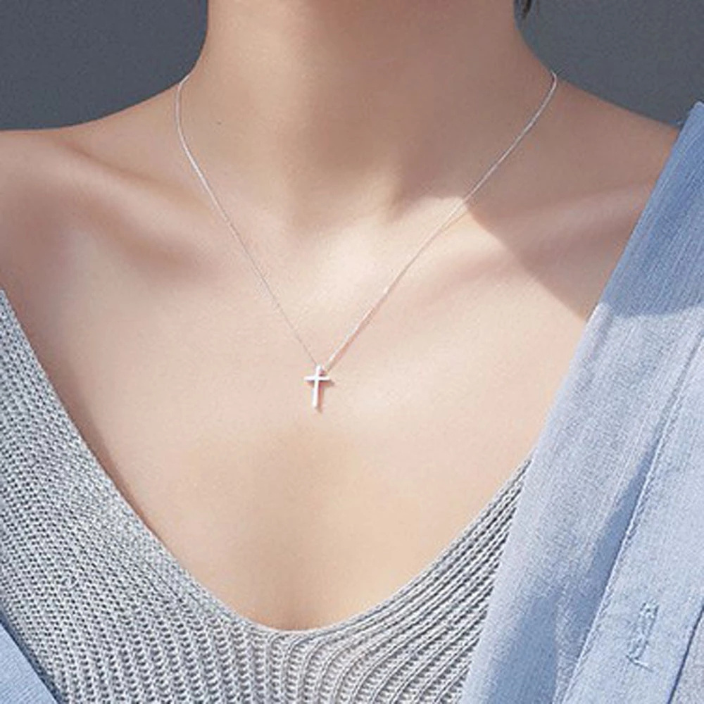 Korean Alloy INS Simple Exquisite Cross Necklace Clavicle Chain/ Ladies Silver Colour Metal Cross Sexy Clavicle Pendant Necklace /Lovely Gifts For Girl Friends / Fashion Elegant Temperament Party Ring
