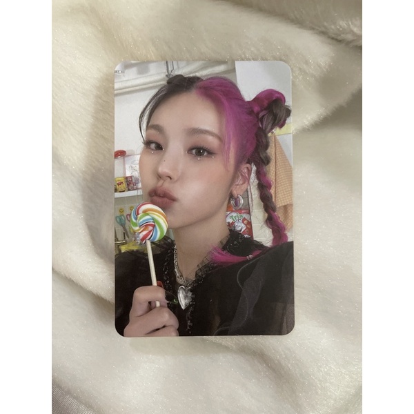 Itzy Crazy in Love CIL Loco Photocards PC Yeji / Lia / Ryujin