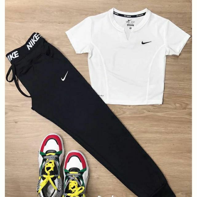 Set Of Women'S croptop gym Suits