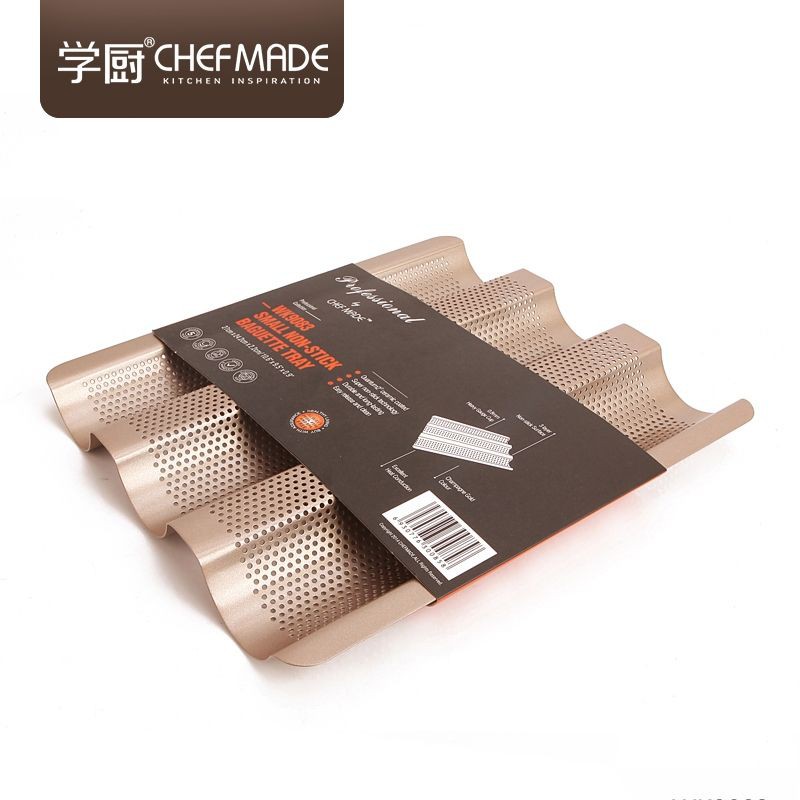 CHEFMADE Baguette-Pfanne – Perforiert, 3-Schlitz, Antihaftbeschichtung, 32,5 X 25,9 Cm (für Knusprige Baguettes)