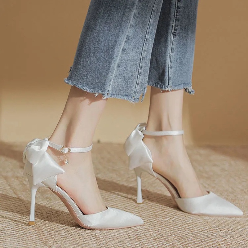 White chunky heel on sale pumps