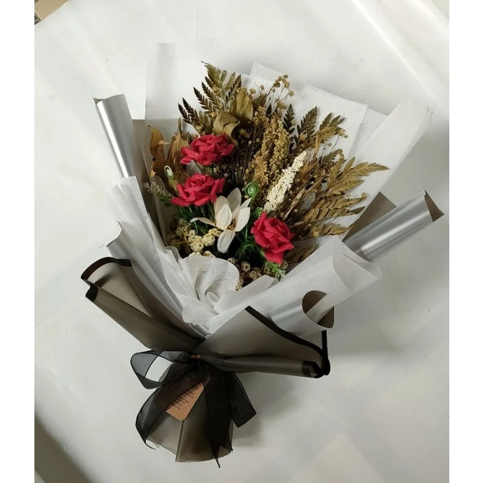 buket hadiah wisuda - hand buket - buket bunga kering - kado ulang tahun - Gambar 2