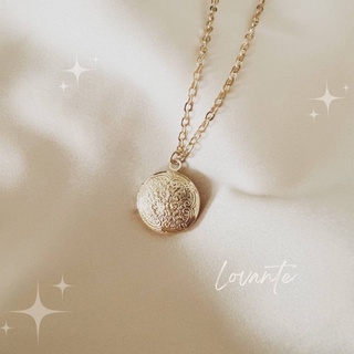 Gold photo locket on sale pendant