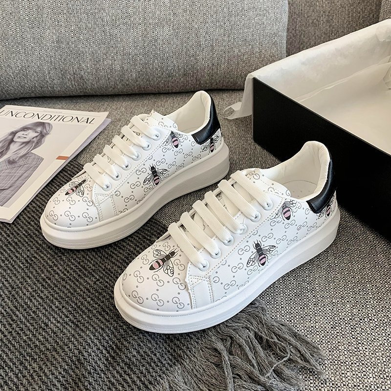 White sneakers hot sale with embroidery