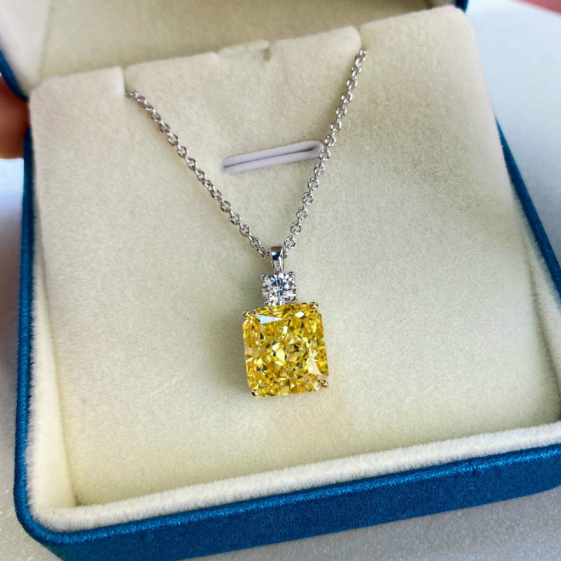 Radiant cut hot sale diamond pendant