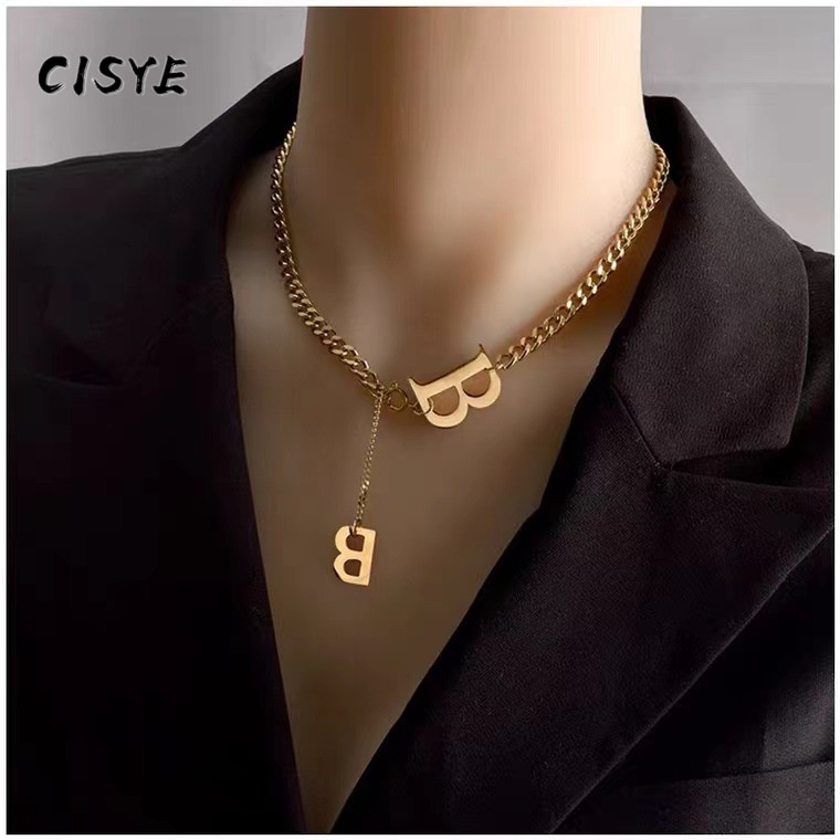 Gold chain with sale b pendant