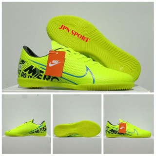 Futsal hot sale shoes price