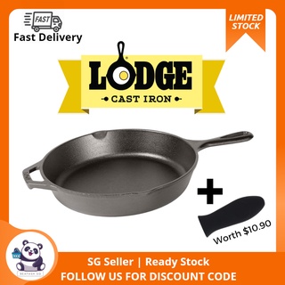 Lodge Wildlife 13.25 in Cast Iron Skillet with Turkey Scene