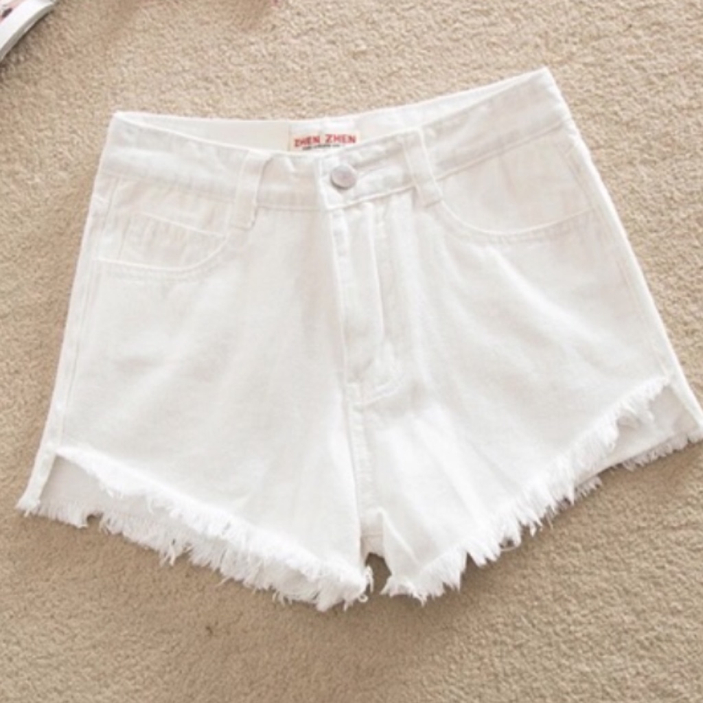 White deals maong shorts