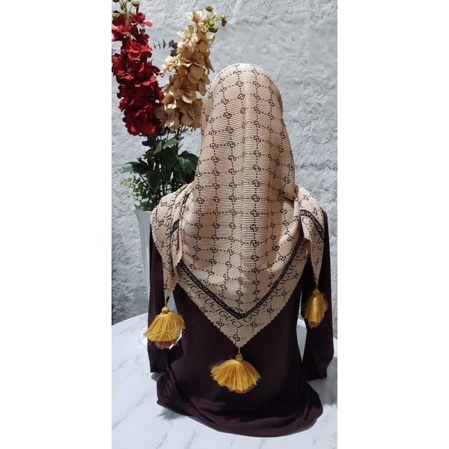 HIJAB Segi Empat Plisket Motif Tasel Brand G / Segi 4 Motif Terbaru/Hijab Segi Empat Printing/Plisket Motif Butik - Gambar 2