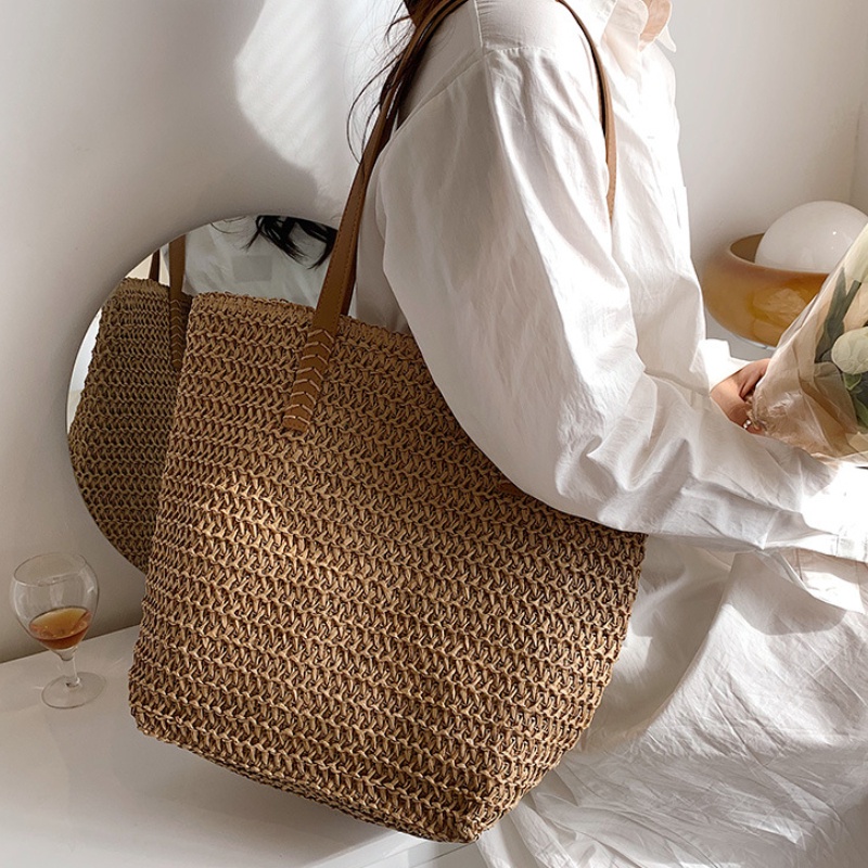 Rattan hot sale beach tote