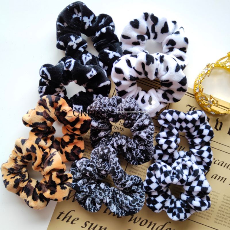 Elastic Hairties Rubberband Ponytail Black White Leopard Hair ...