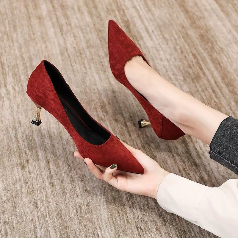 Red and sale black pumps shoes